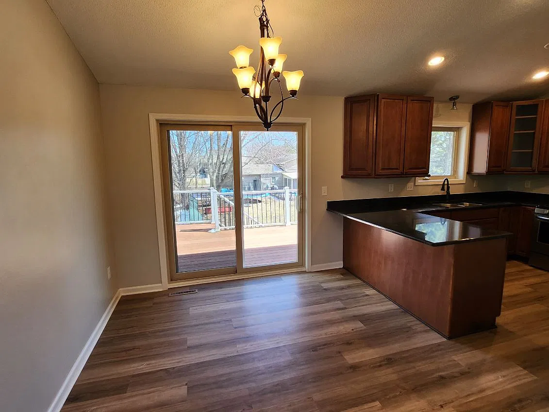 4 bed, 1977 sqft, $2,995 — Photo 4