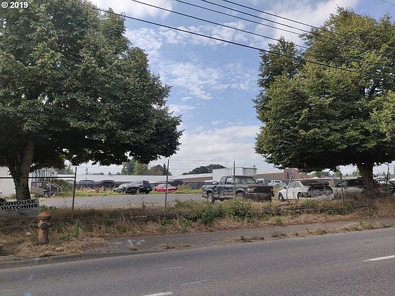 4th image of NE Columbia Blvd