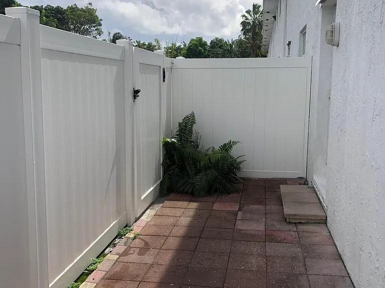 1470 N Dixie Hwy #16 — Photo 7