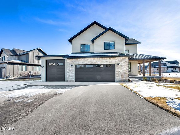 2nd image of 940 Hart Loop