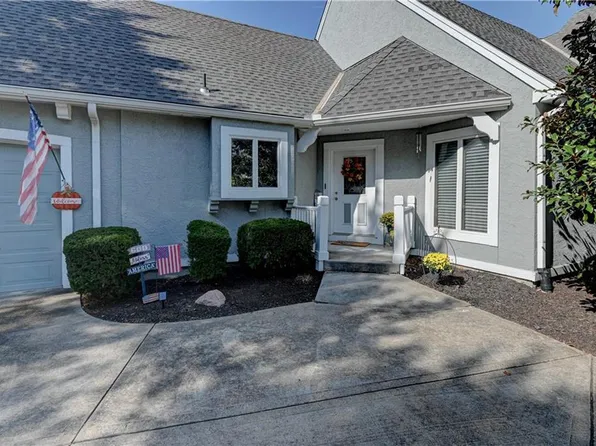 358 SW Raintree Dr, Lees Summit, MO 64082