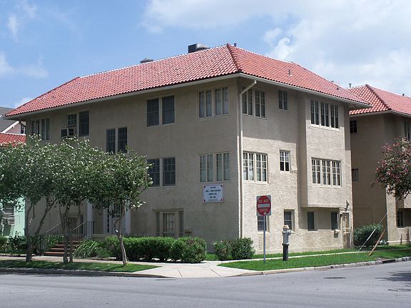 2nd image of 11 Fontainebleau Dr APT K