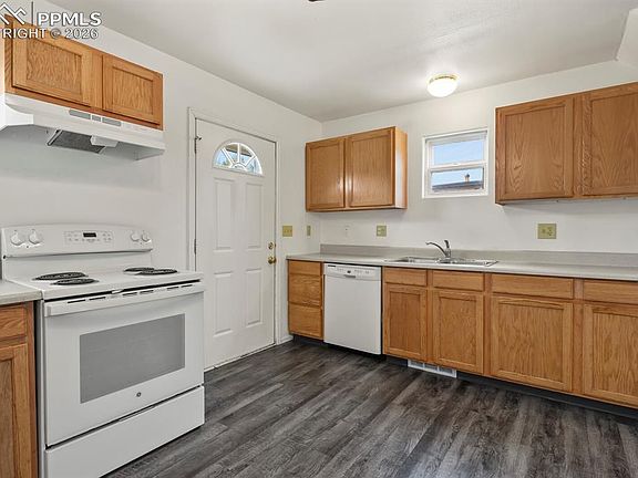 5th image of 901 & 903 Teal Ct
