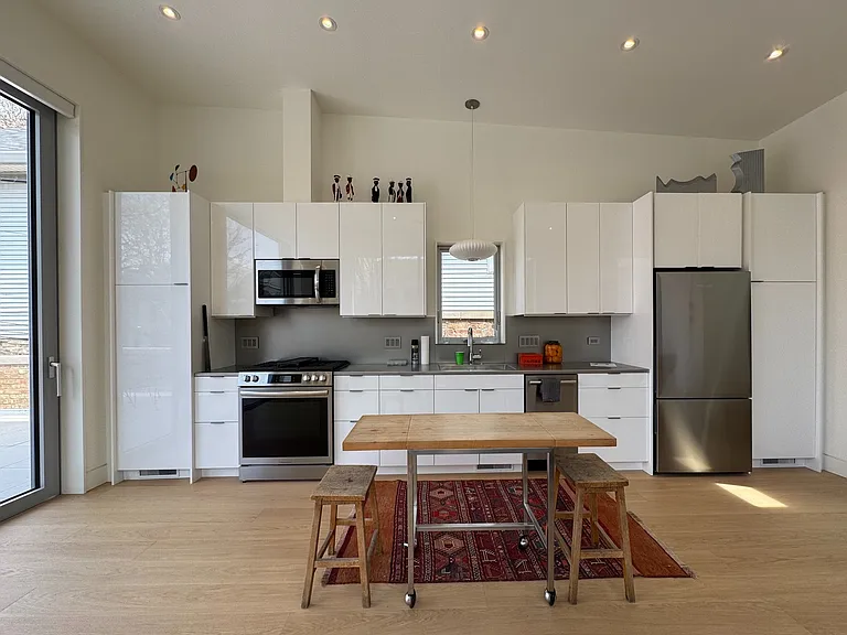 1317 N Leavitt St — Photo 9