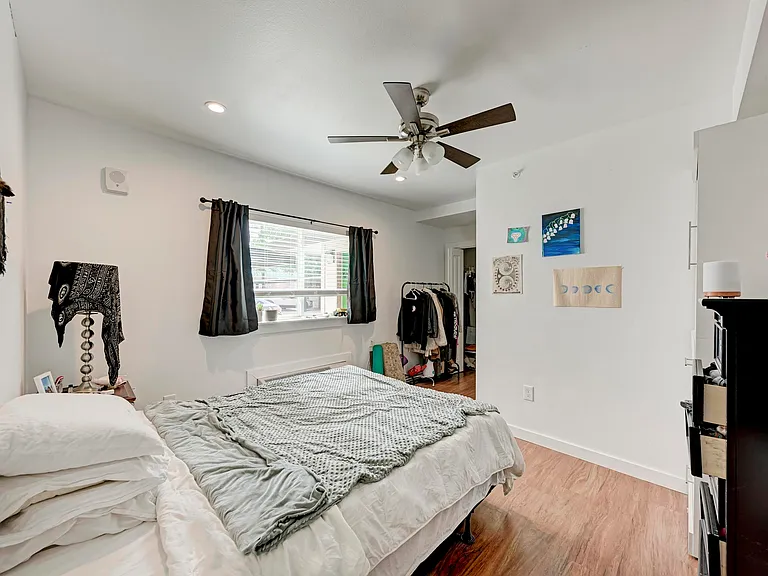 306 E 30th St #102 — Photo 11