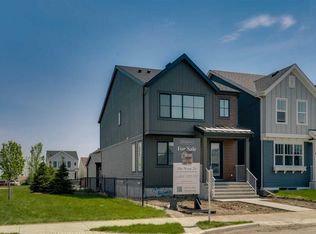 76 W Heirloom Dr SE, Calgary, AB T3M 2M6