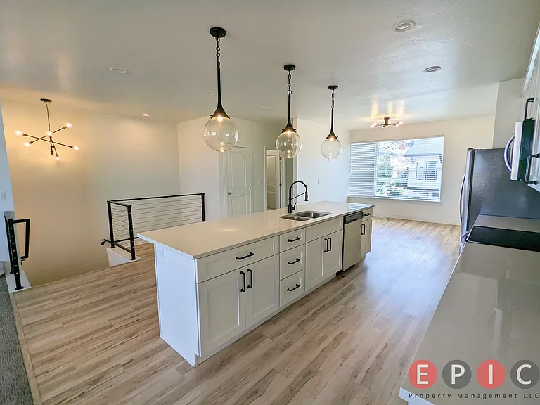 566 Lewski Lane - Residential — Photo 6