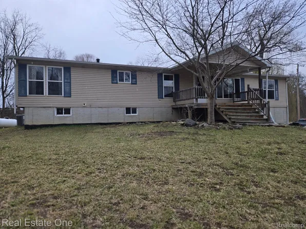 2592 Carson Hwy, Adrian, MI 49221