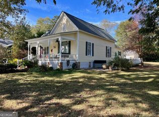 482 Athens St, Hartwell, GA 30643