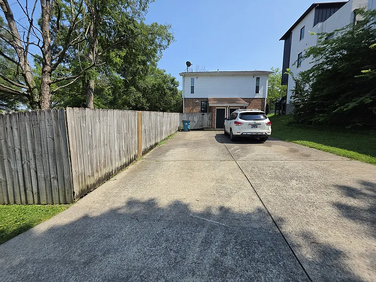 3100 Wellington Ave — Photo 23