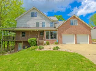 3005 Shadyside Rd, Saint Albans, WV 25177