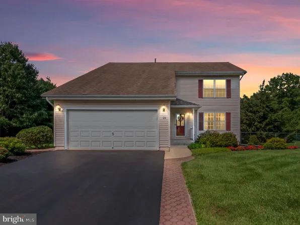 29 Quail Dr, Edgewater Park, NJ 08010