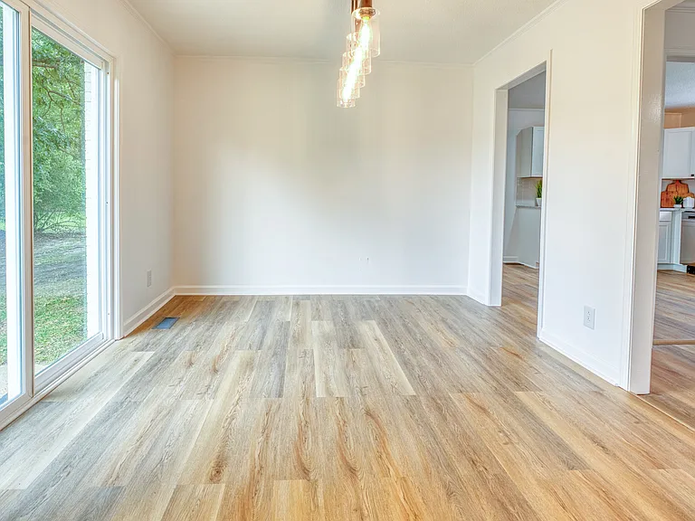 825 Fresno Dr — Photo 15