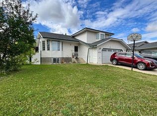 8206 E 106th St, Grande Prairie, AB T8W 2H1