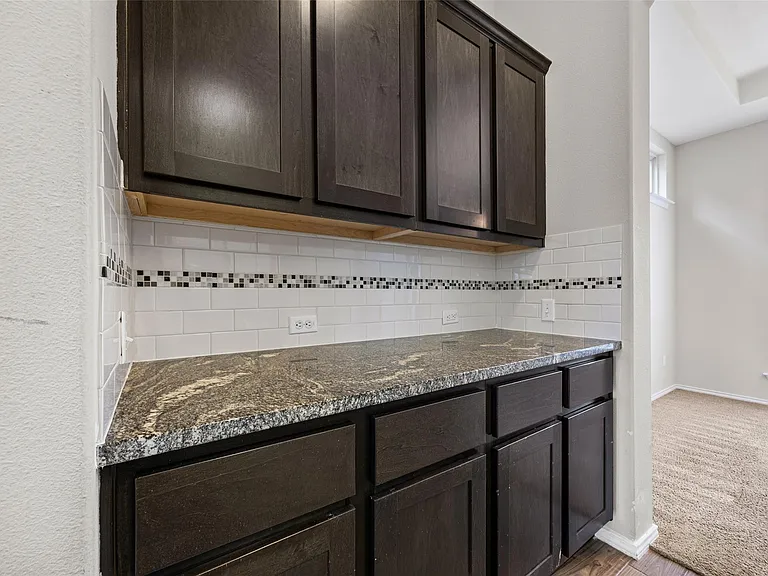 17401 Silent Harbor Loop — Photo 9