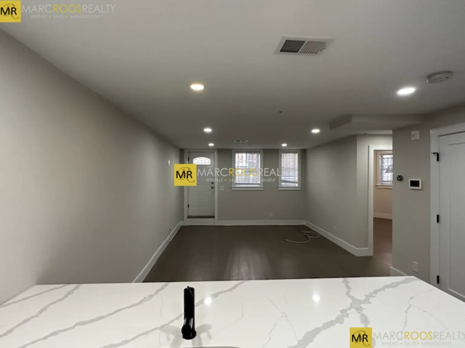 2 bed, 695 sqft, $3,700 — Photo 2