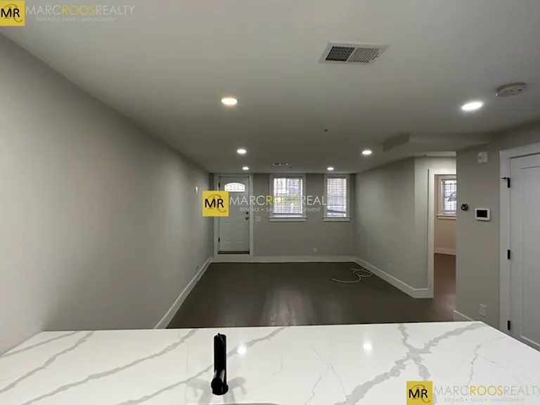 535 Newbury St — Photo 2