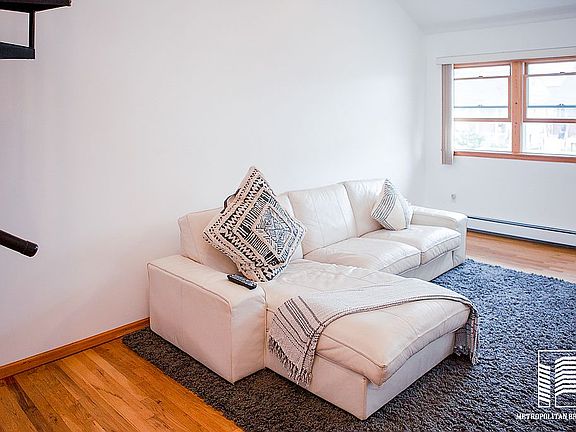 4th image of 6927 De Costa Ave