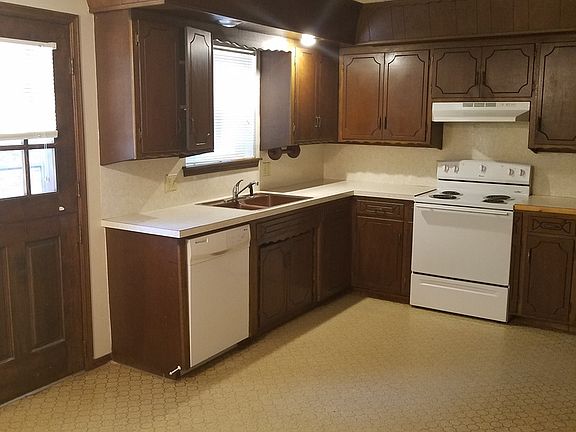 3rd image of 705 Quapaw Dr