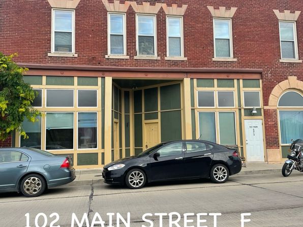 102 N Main St
