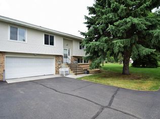 929 94th Ave NE, Blaine, MN 55434