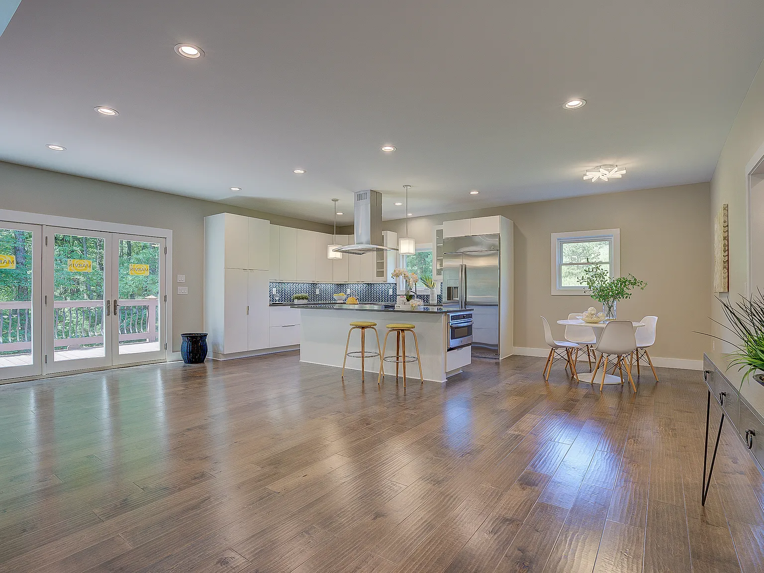 4 bed, 3.5 bath, 4062 sqft, $4,100 — Photo 4