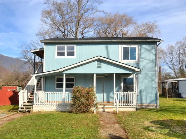 132 Robinson St, Waynesville, NC 28786