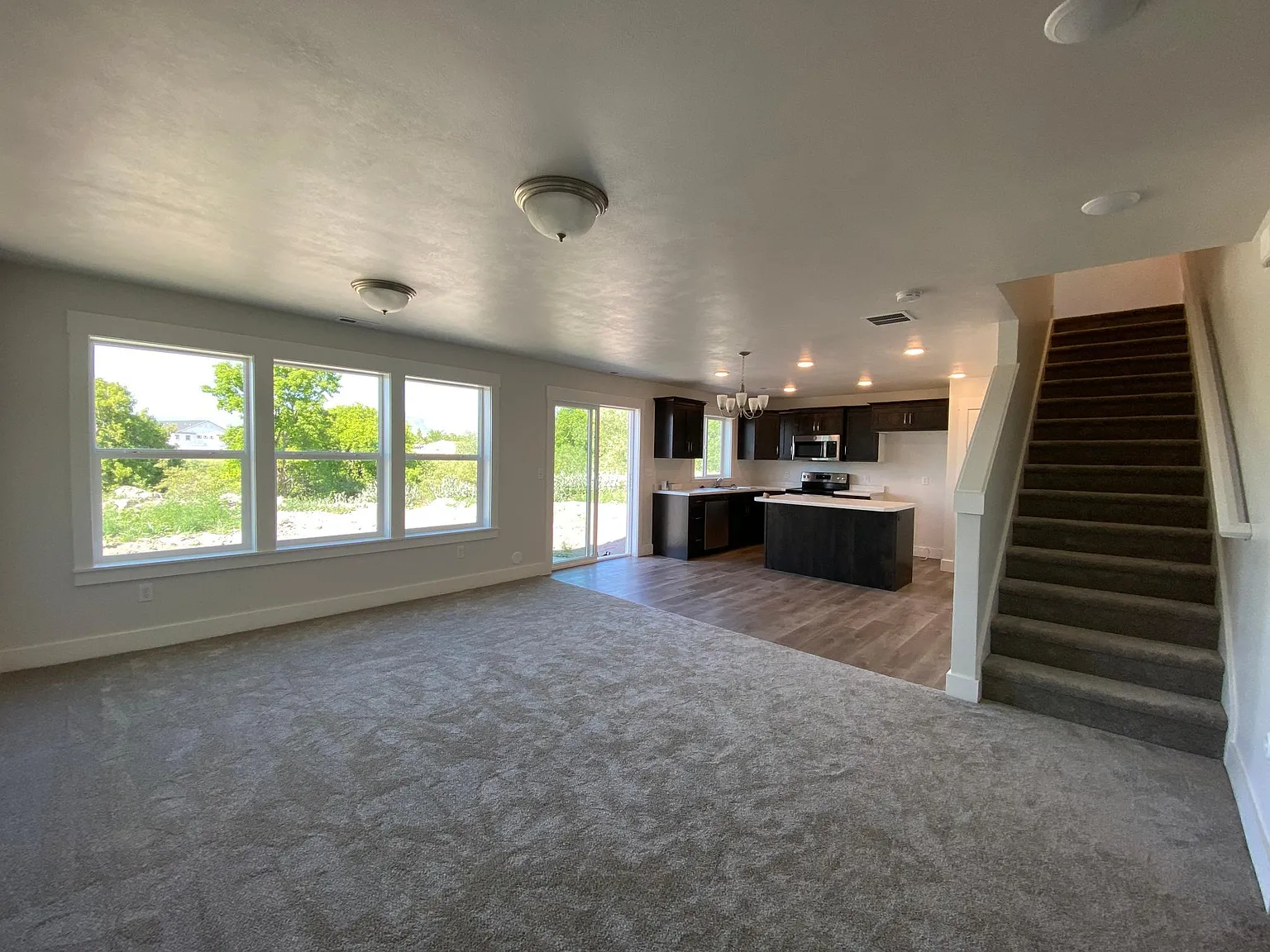 3 bed, 2.5 bath, 1500 sqft, $1,850 — Photo 4
