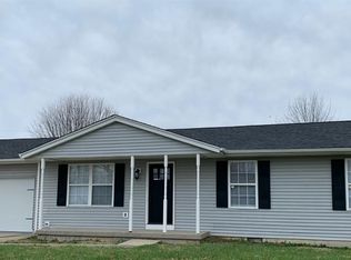 322 Whippoorwill Dr, Batesville, IN 47006
