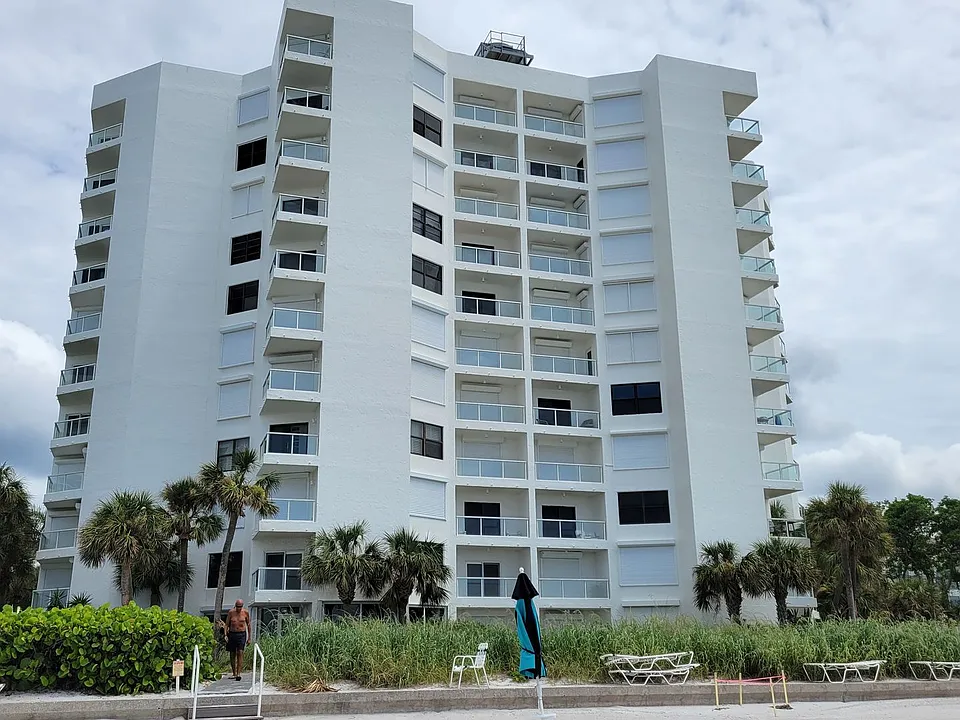 1000 Longboat Club Rd #406