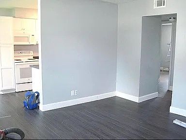 3rd image of 1306 Chinook Trl APT 1