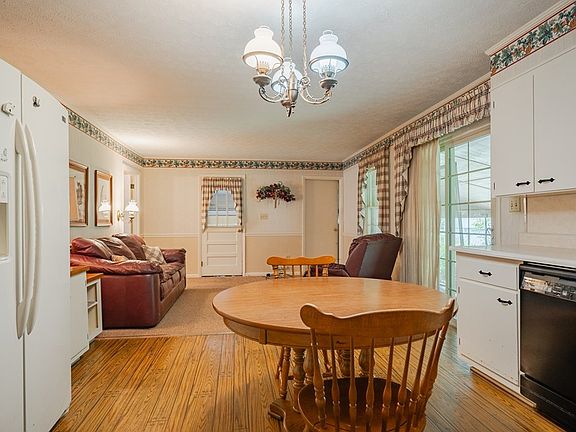 5th image of 238 Homewood Dr