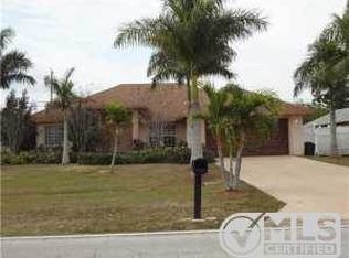 1086 SW Del Rio Blvd, Port Saint Lucie, FL 34953