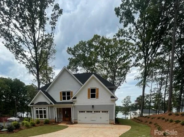 8832 Lynn Parker Ln, Charlotte, NC 28278