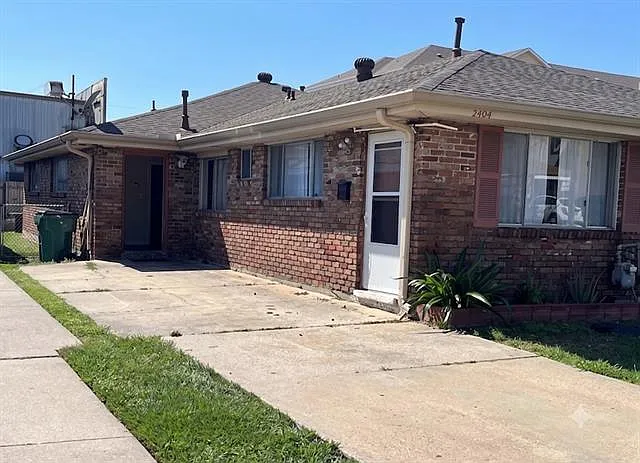 2404 Athania Pkwy — Photo 1