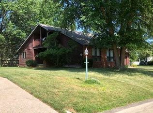 1303 N Walters St, Robinson, IL 62454