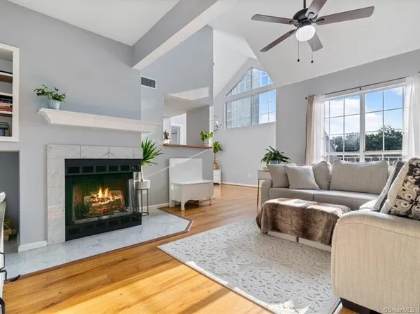 125 Carriage Crossing Lane #125, Middletown, CT 06457