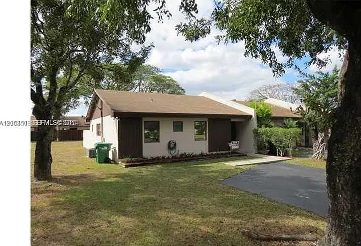 5112 SW 138th Avenue Cir — Photo 3
