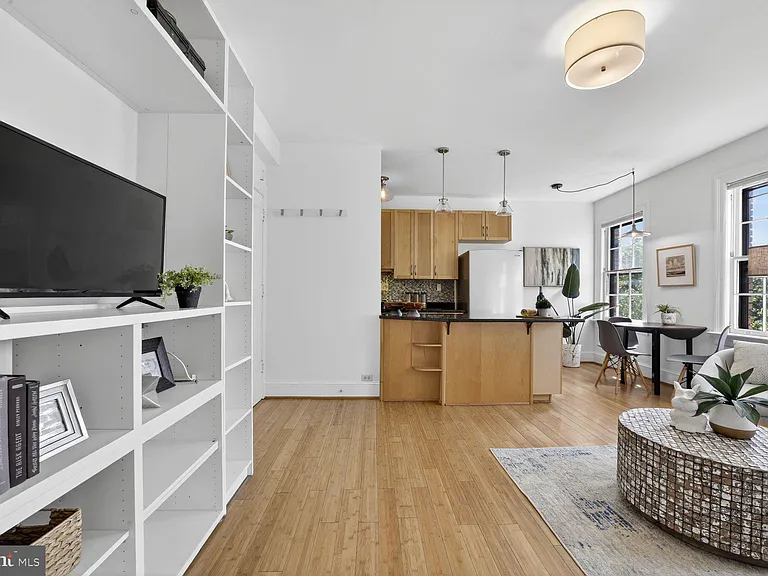 2707 Adams Mill Rd NW #400 — Photo 18