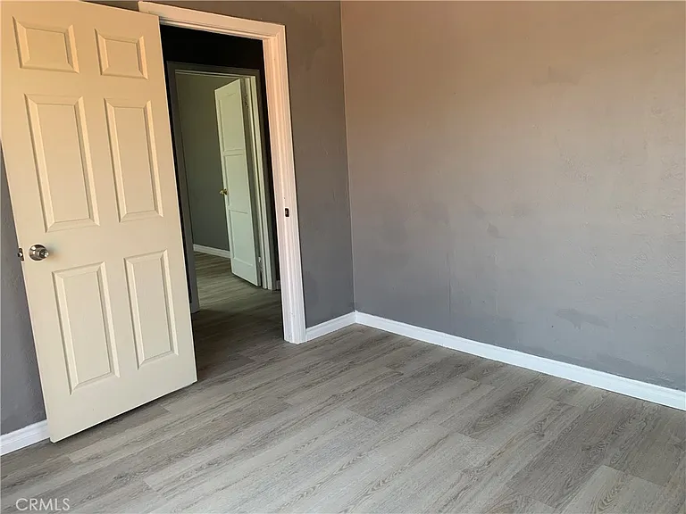 1432 W 9th St — Photo 16