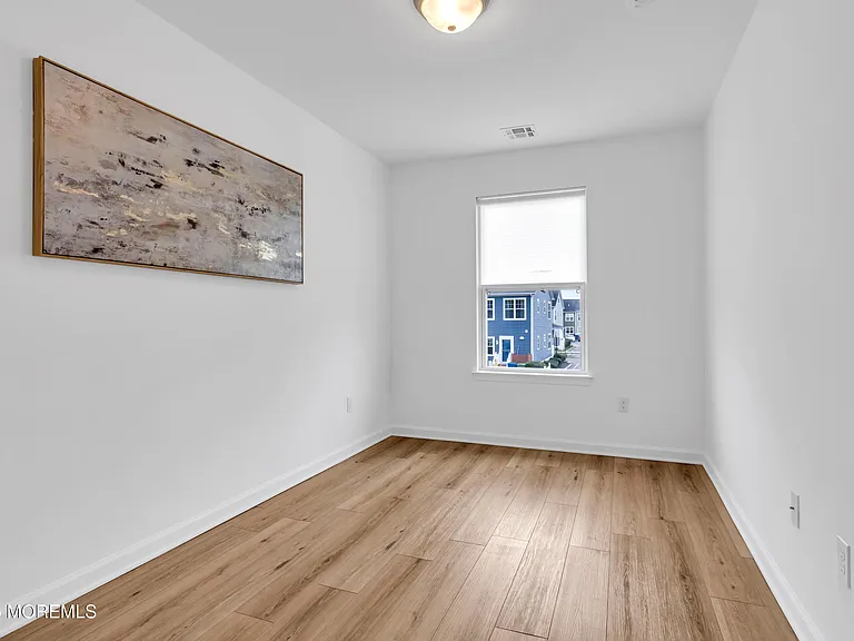 1514 Heck Ave — Photo 13
