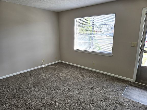 2nd image of 2820 Del Rio Pl #14