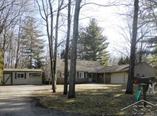 4161 Emerald Dr, Bridgeport, MI 48722