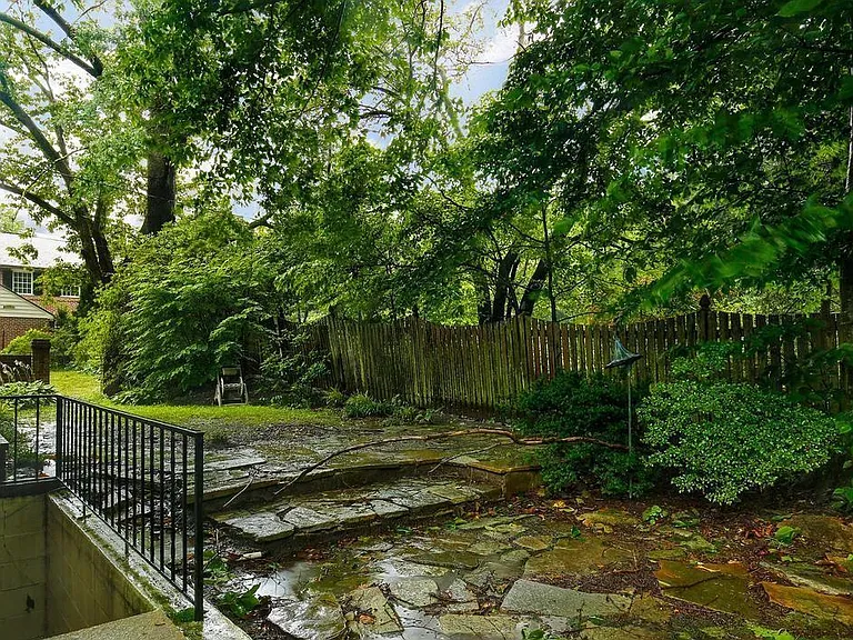 5806 Kenmore Rd — Photo 25