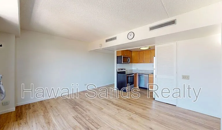 225 Queen St #26H — Photo 4
