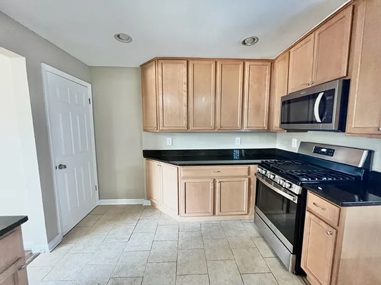 5128 Mangum Rd — Photo 7