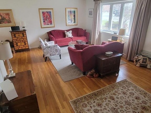 4th image of 117 Tillotson Rd