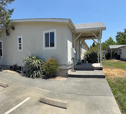 345 McKinley St Photo 1