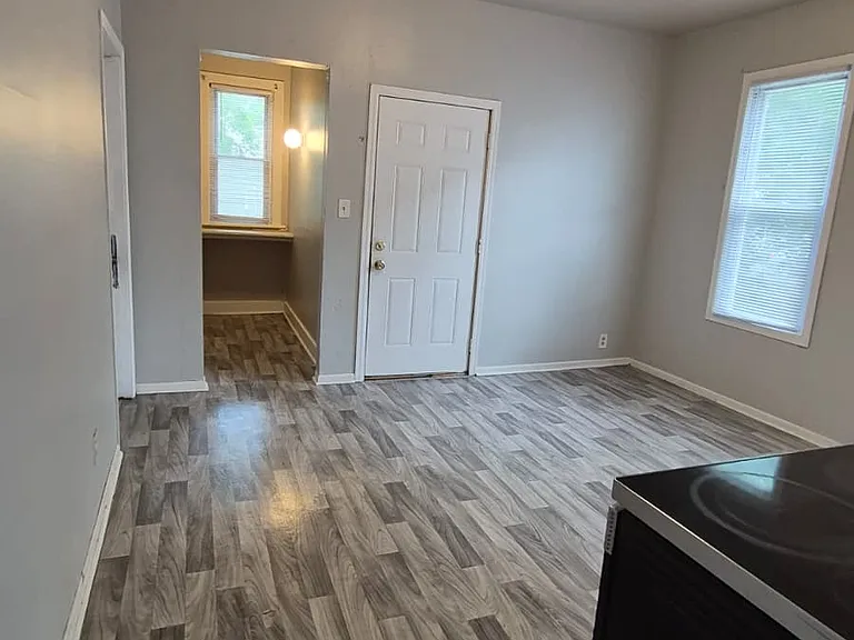 3834 N Port Washington Rd — Photo 9