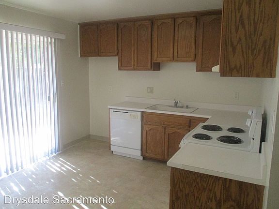 3rd image of 3722 El Camino Ave